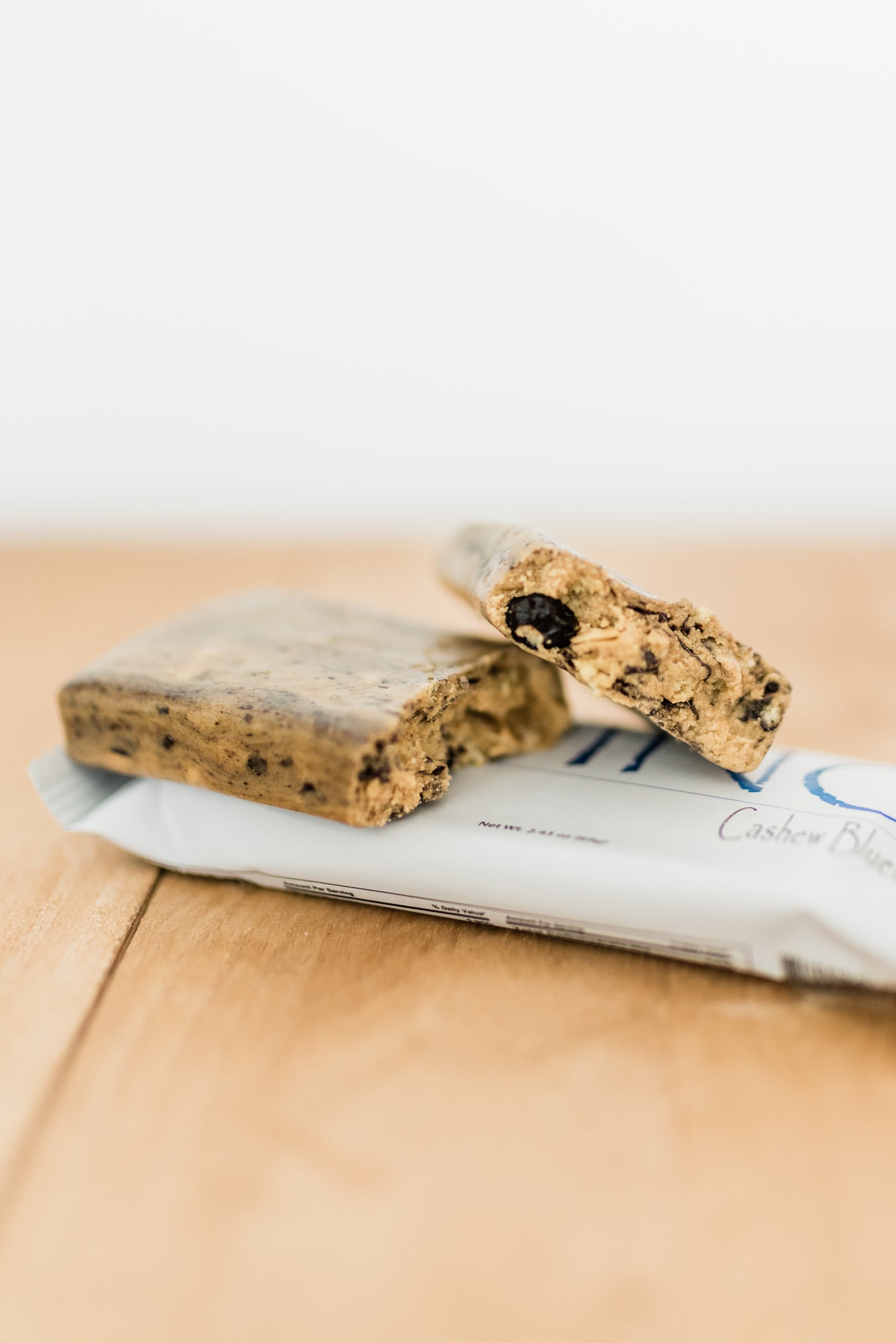 ADINO Cashew Blueberry Bar
