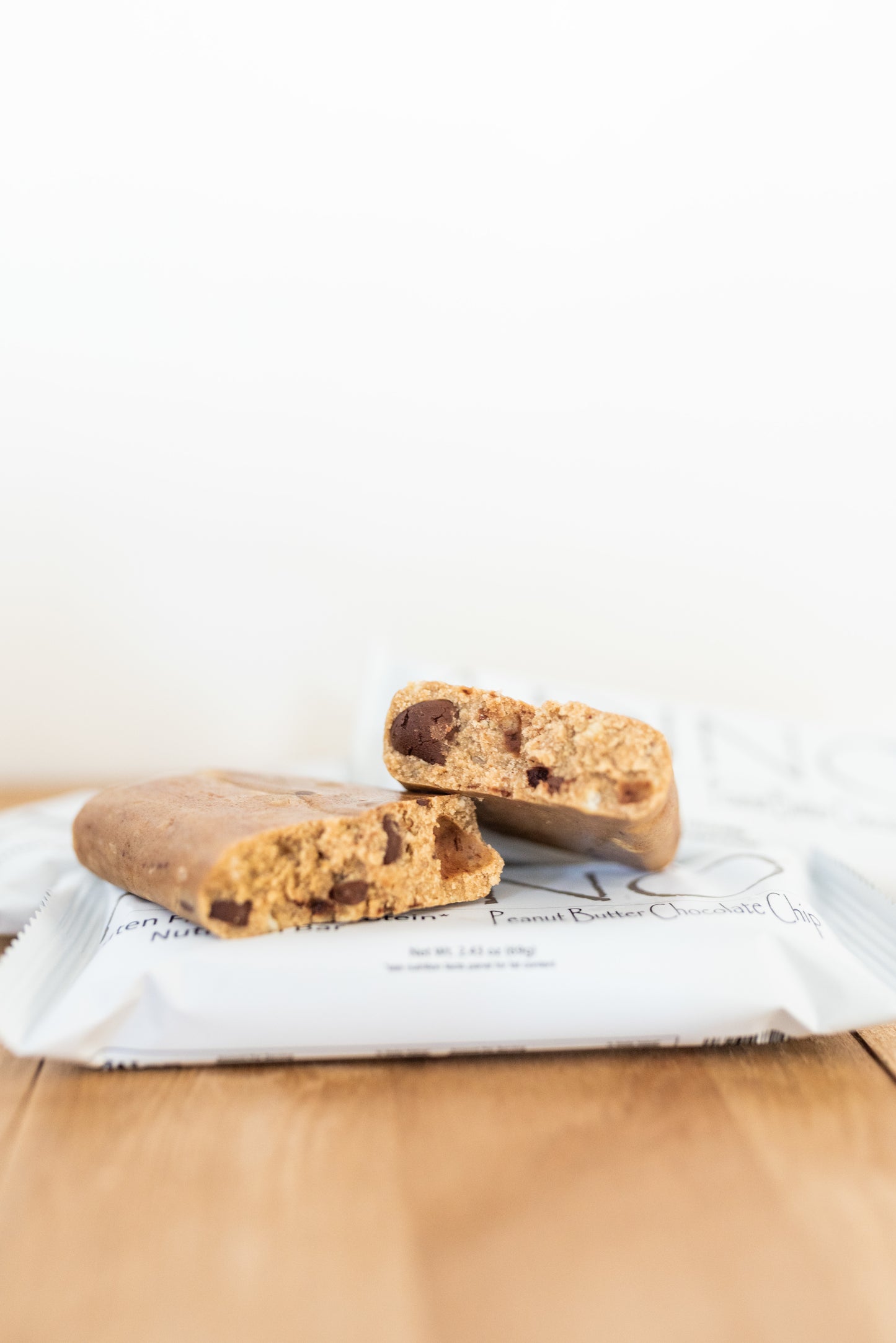 ADINO Peanut Butter Chocolate Chip Bar